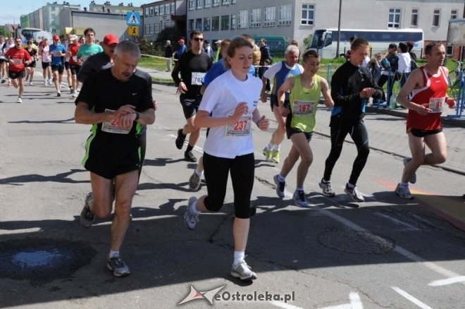XVII Międzynarodowy Półmaraton Kurpiowski (08.05.2011) - zdjęcie #87 - eOstroleka.pl