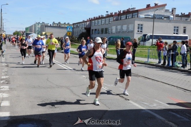 XVII Międzynarodowy Półmaraton Kurpiowski (08.05.2011) - zdjęcie #95 - eOstroleka.pl