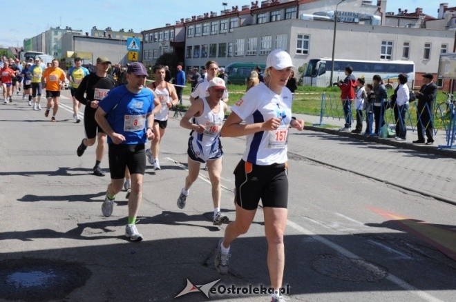 XVII Międzynarodowy Półmaraton Kurpiowski (08.05.2011) - zdjęcie #98 - eOstroleka.pl