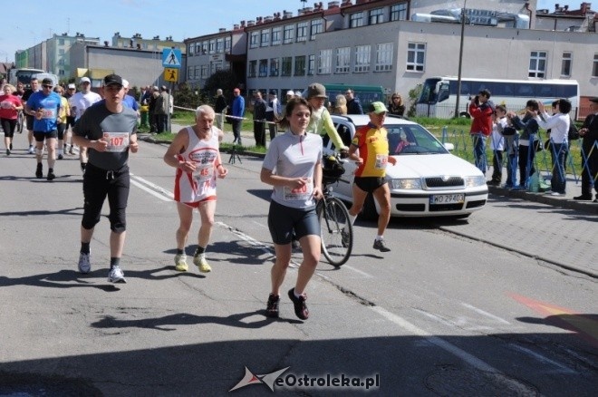 XVII Międzynarodowy Półmaraton Kurpiowski (08.05.2011) - zdjęcie #103 - eOstroleka.pl