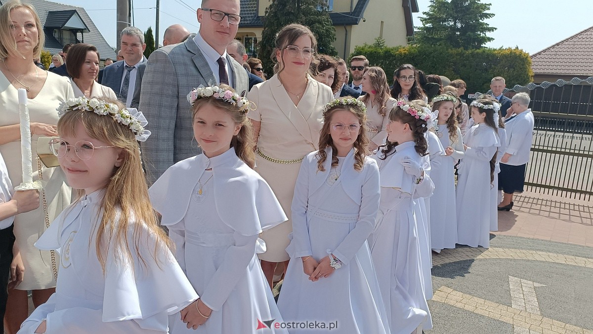 I Komunia Święta w kościele pw. NMP Królowej Rodzin [28.5.2023] - zdjęcie #67 - eOstroleka.pl