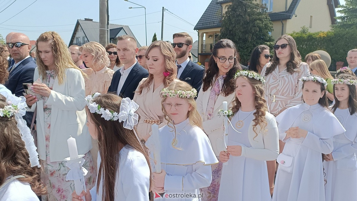 I Komunia Święta w kościele pw. NMP Królowej Rodzin [28.5.2023] - zdjęcie #9 - eOstroleka.pl