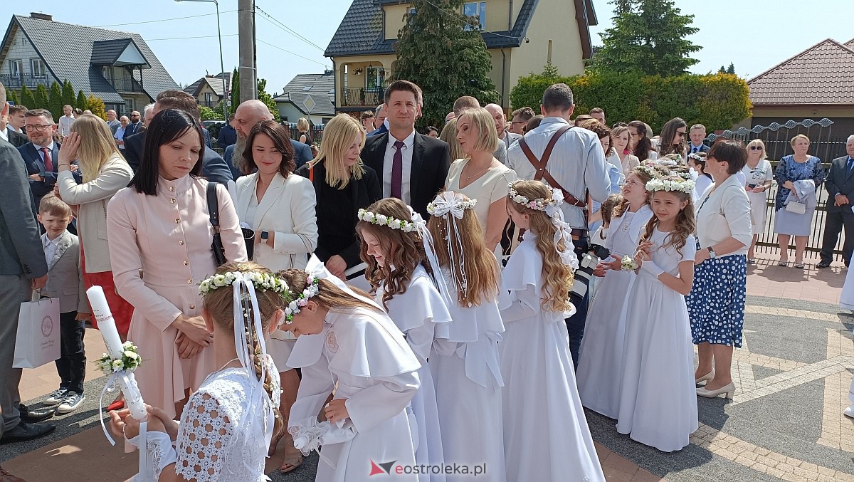 I Komunia Święta w kościele pw. NMP Królowej Rodzin [28.5.2023] - zdjęcie #18 - eOstroleka.pl