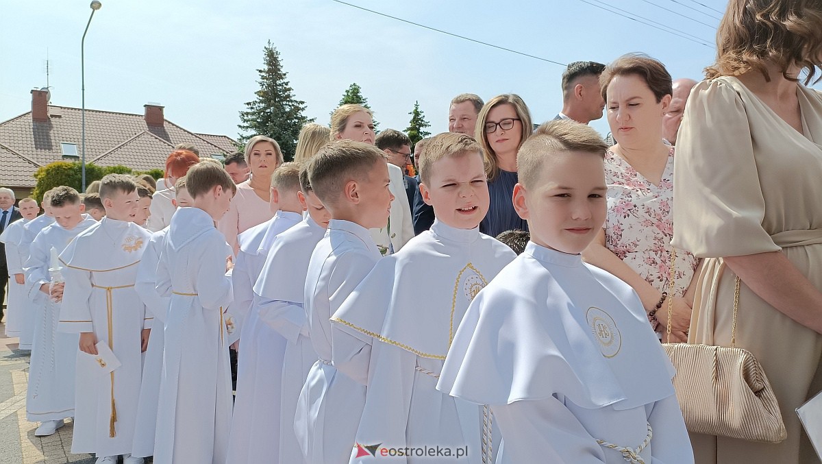 I Komunia Święta w kościele pw. NMP Królowej Rodzin [28.5.2023] - zdjęcie #22 - eOstroleka.pl