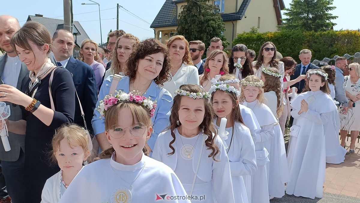 I Komunia Święta w kościele pw. NMP Królowej Rodzin [28.5.2023] - zdjęcie #25 - eOstroleka.pl