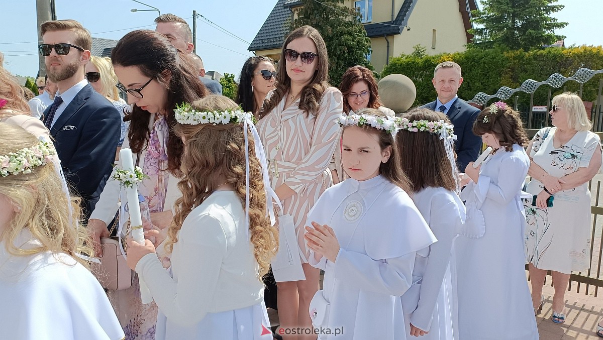 I Komunia Święta w kościele pw. NMP Królowej Rodzin [28.5.2023] - zdjęcie #27 - eOstroleka.pl