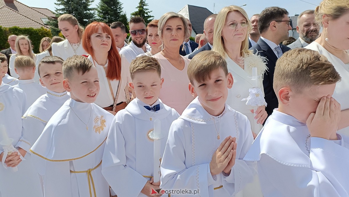 I Komunia Święta w kościele pw. NMP Królowej Rodzin [28.5.2023] - zdjęcie #29 - eOstroleka.pl