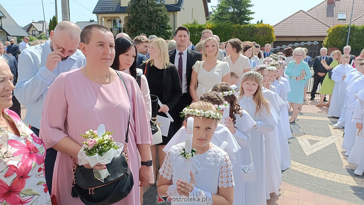 I Komunia Święta w kościele pw. NMP Królowej Rodzin [28.5.2023] - zdjęcie #31 - eOstroleka.pl