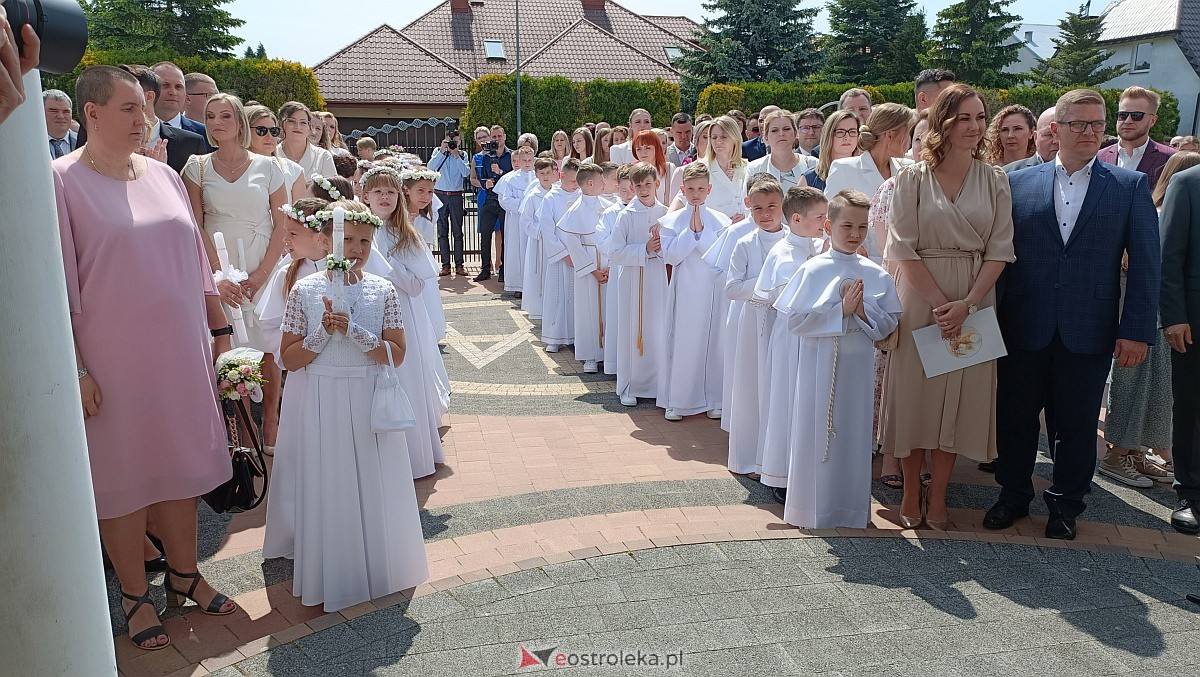 I Komunia Święta w kościele pw. NMP Królowej Rodzin [28.5.2023] - zdjęcie #34 - eOstroleka.pl