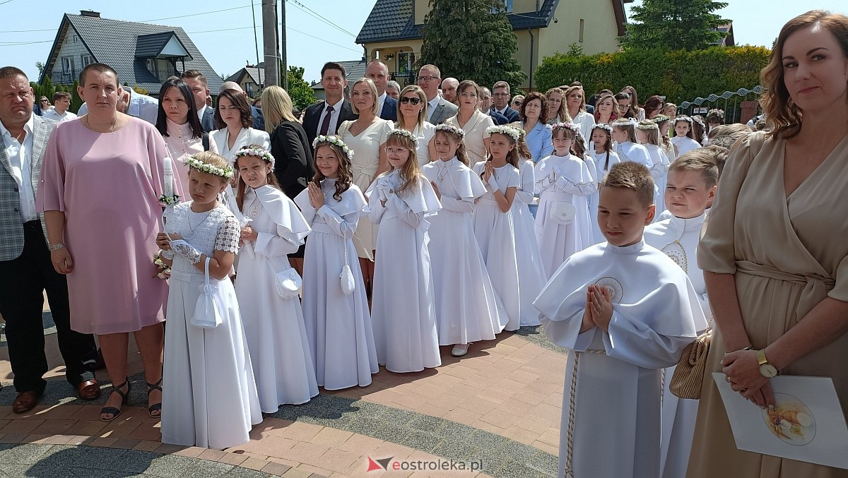 I Komunia Święta w kościele pw. NMP Królowej Rodzin [28.5.2023] - zdjęcie #36 - eOstroleka.pl
