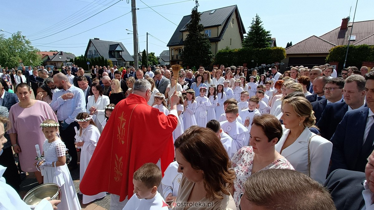 I Komunia Święta w kościele pw. NMP Królowej Rodzin [28.5.2023] - zdjęcie #43 - eOstroleka.pl