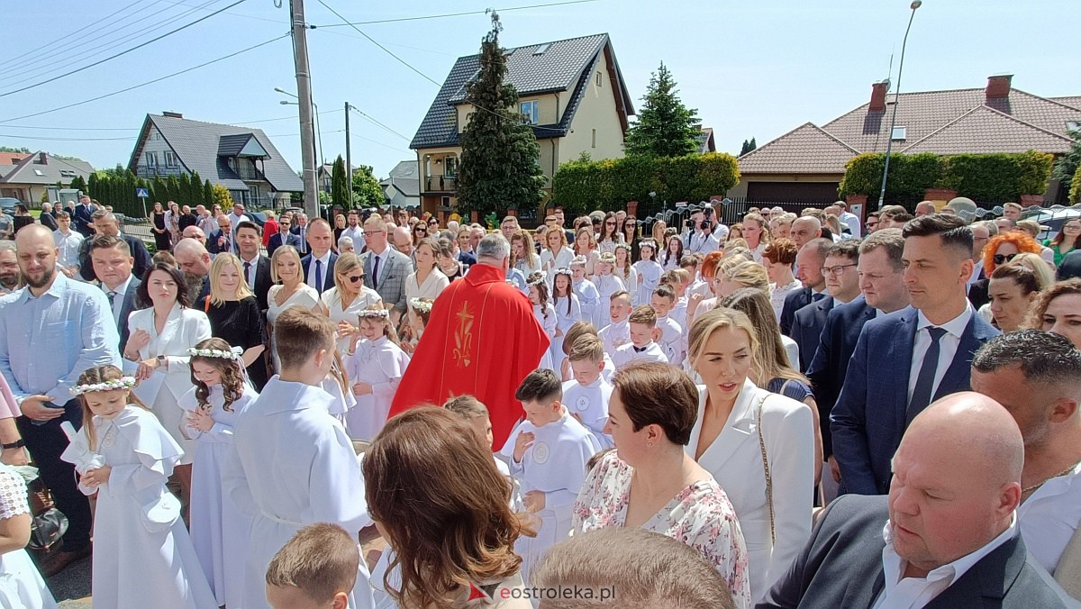 I Komunia Święta w kościele pw. NMP Królowej Rodzin [28.5.2023] - zdjęcie #44 - eOstroleka.pl