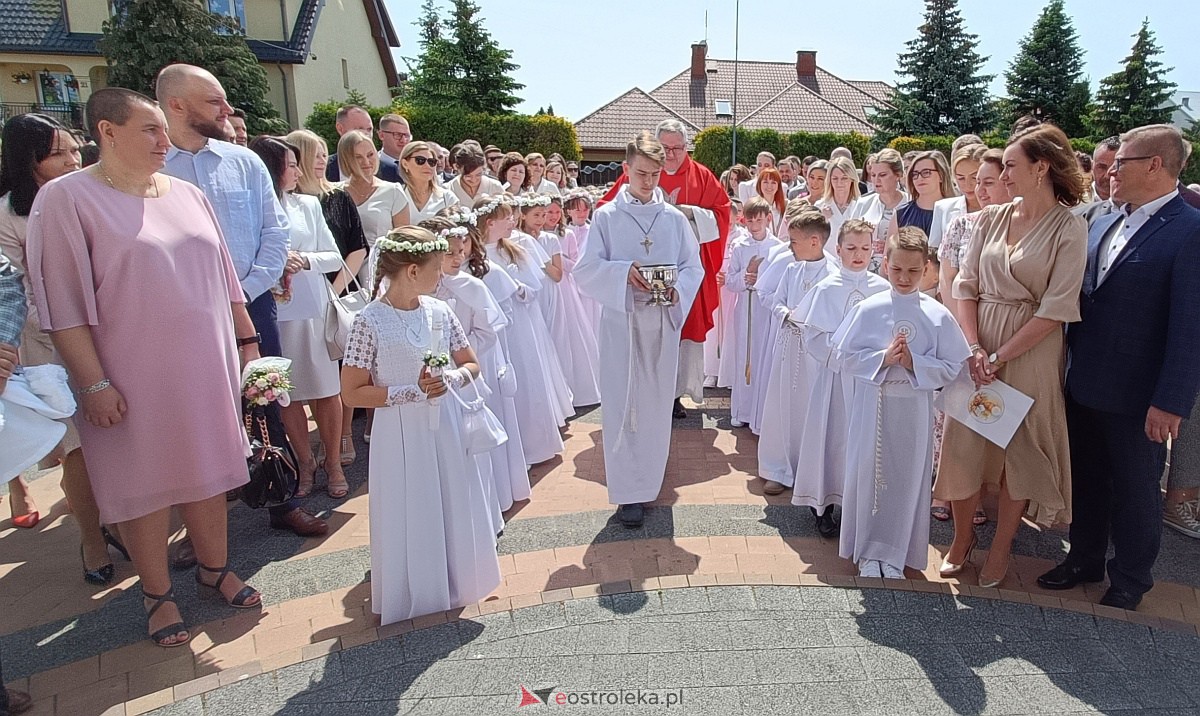 I Komunia Święta w kościele pw. NMP Królowej Rodzin [28.5.2023] - zdjęcie #45 - eOstroleka.pl