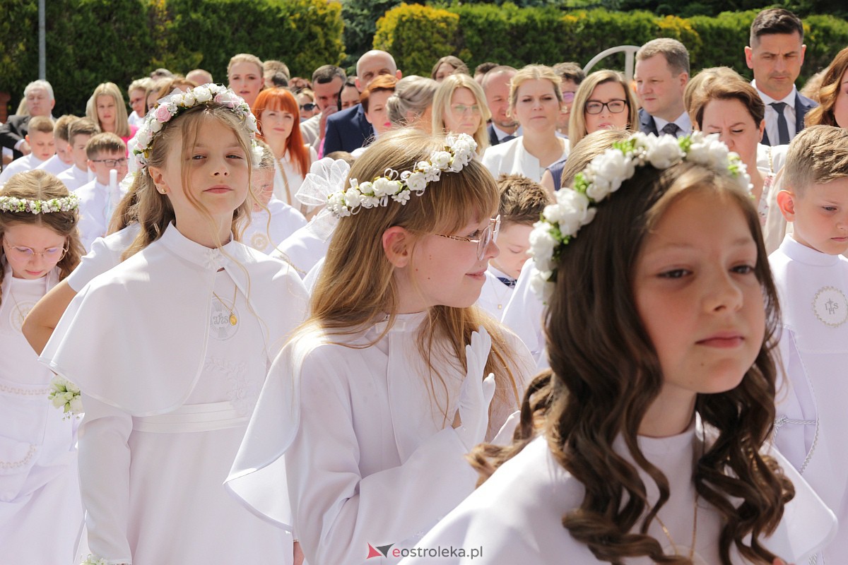 I Komunia Święta w kościele pw. NMP Królowej Rodzin [28.5.2023] - zdjęcie #60 - eOstroleka.pl