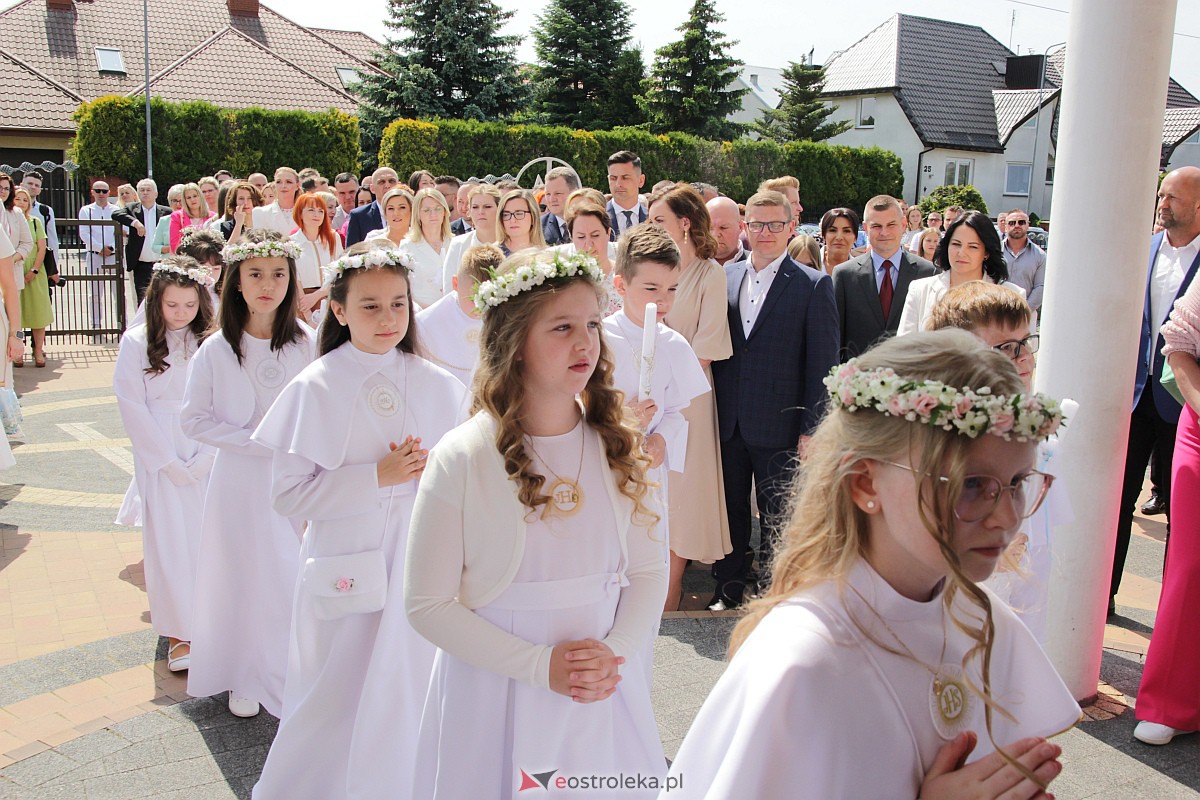 I Komunia Święta w kościele pw. NMP Królowej Rodzin [28.5.2023] - zdjęcie #69 - eOstroleka.pl