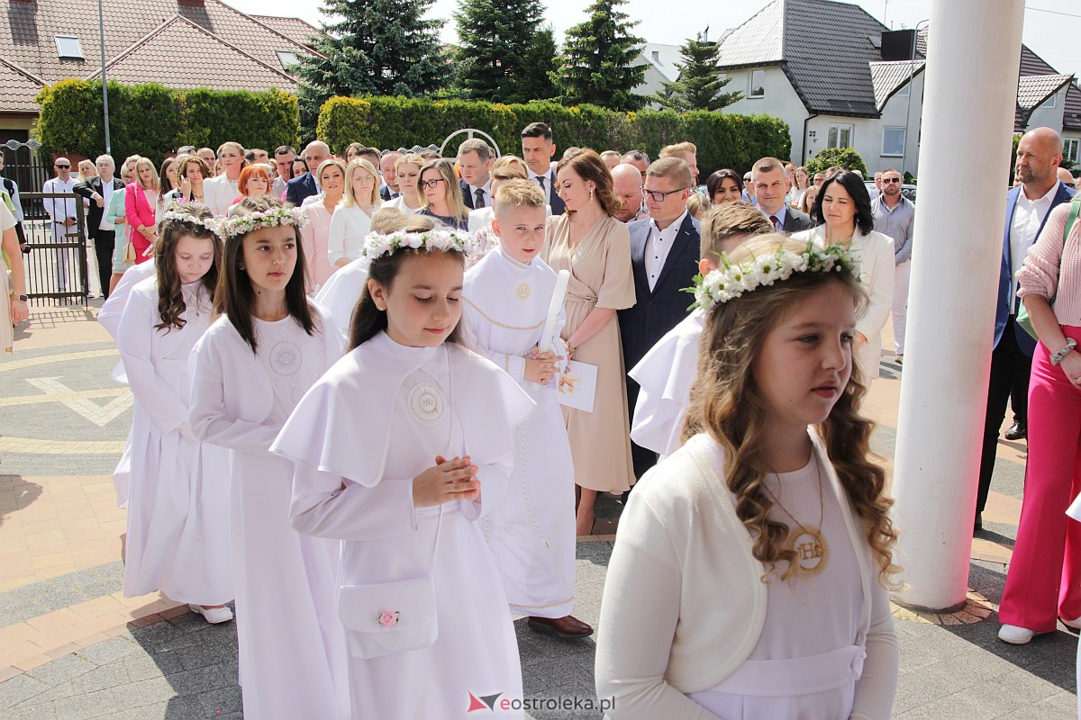 I Komunia Święta w kościele pw. NMP Królowej Rodzin [28.5.2023] - zdjęcie #70 - eOstroleka.pl