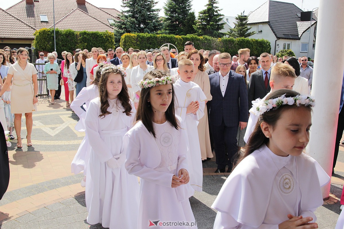 I Komunia Święta w kościele pw. NMP Królowej Rodzin [28.5.2023] - zdjęcie #71 - eOstroleka.pl