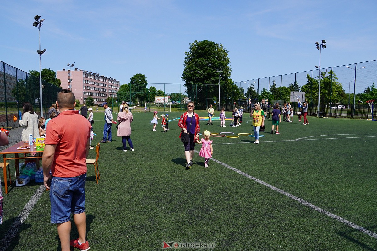 Festyn sportowo-rekreacyjny w Szkole Podstawowej nr 2 w Ostrołęce [28.05.2023] - zdjęcie #33 - eOstroleka.pl