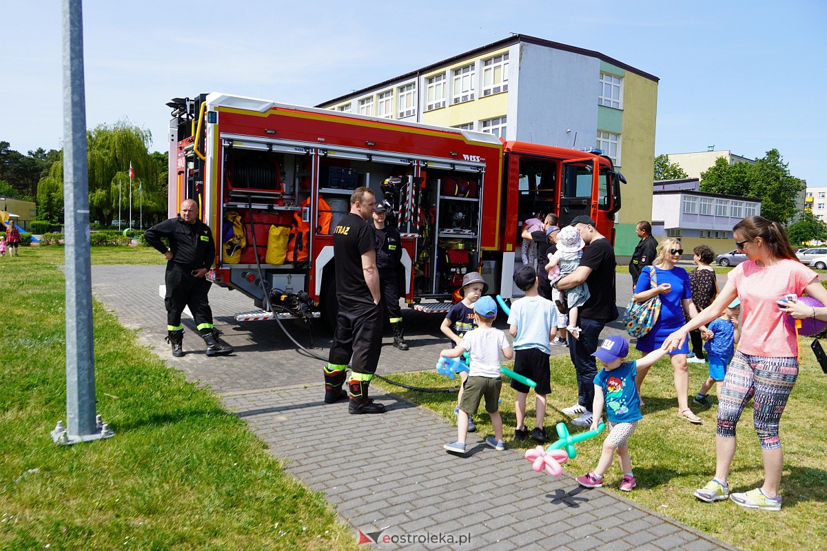 Festyn sportowo-rekreacyjny w Szkole Podstawowej nr 2 w Ostrołęce [28.05.2023] - zdjęcie #63 - eOstroleka.pl
