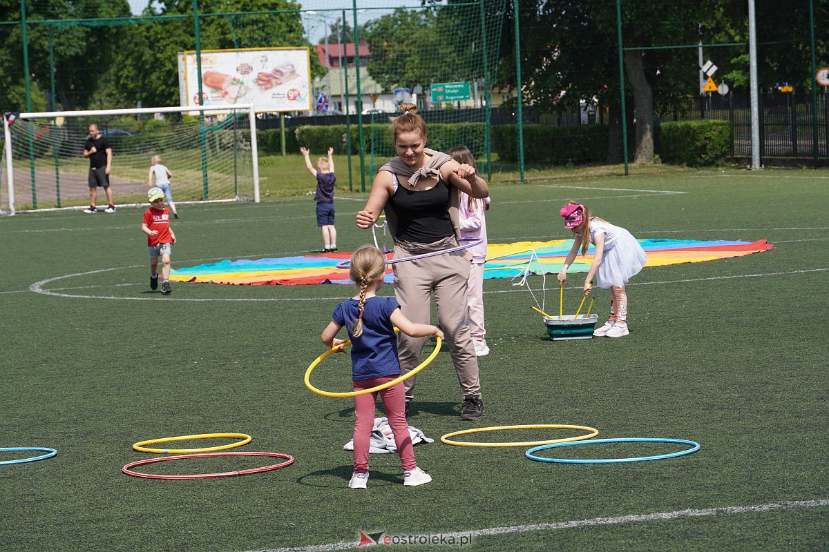 Festyn sportowo-rekreacyjny w Szkole Podstawowej nr 2 w Ostrołęce [28.05.2023] - zdjęcie #61 - eOstroleka.pl