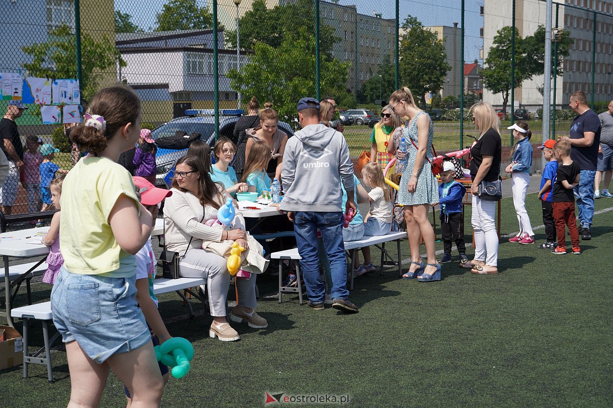 Festyn sportowo-rekreacyjny w Szkole Podstawowej nr 2 w Ostrołęce [28.05.2023] - zdjęcie #49 - eOstroleka.pl