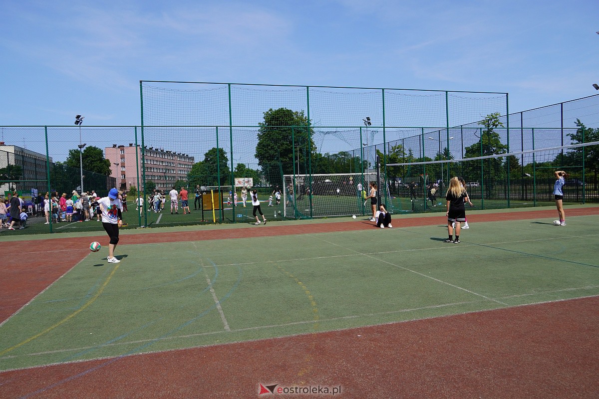 Festyn sportowo-rekreacyjny w Szkole Podstawowej nr 2 w Ostrołęce [28.05.2023] - zdjęcie #54 - eOstroleka.pl