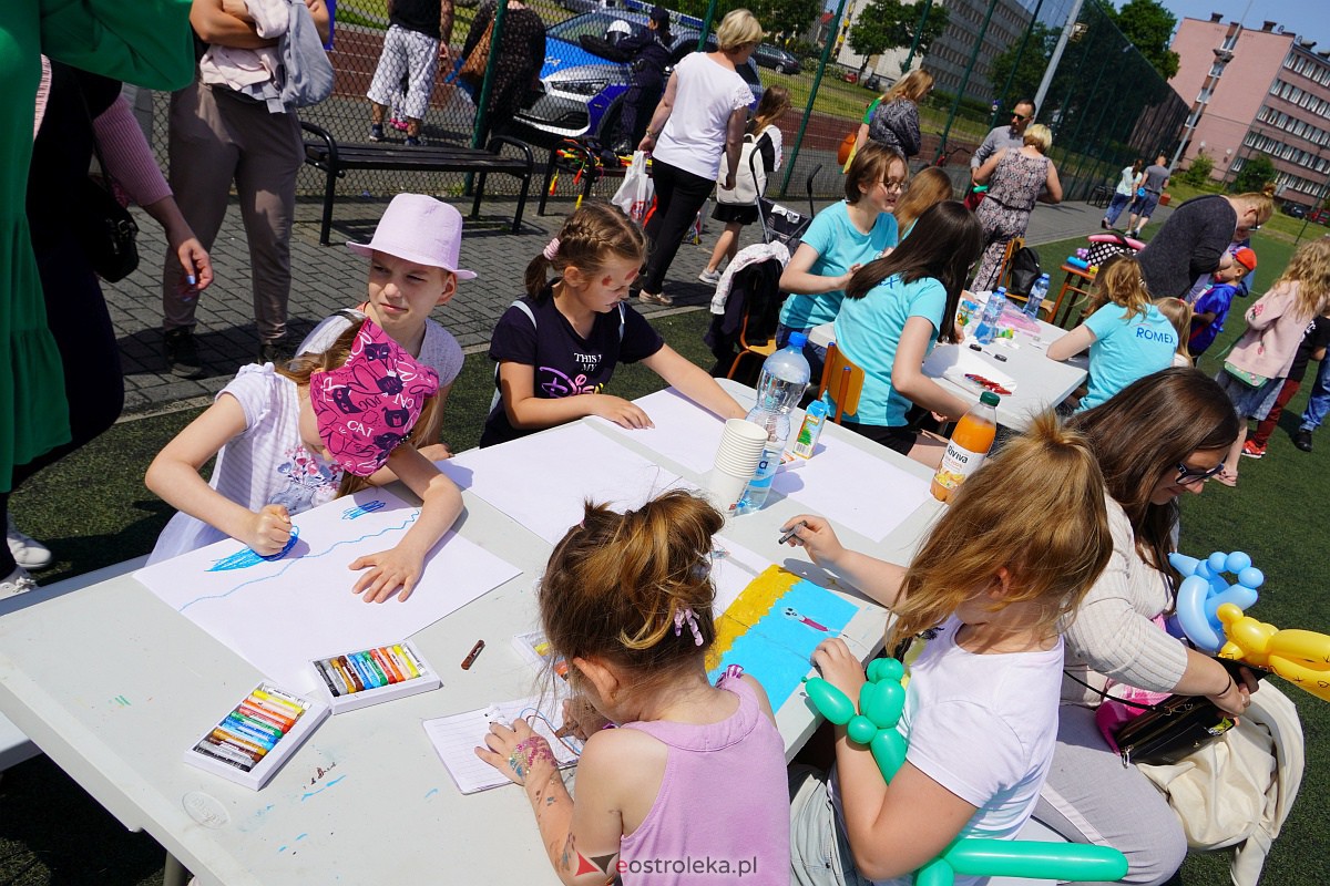 Festyn sportowo-rekreacyjny w Szkole Podstawowej nr 2 w Ostrołęce [28.05.2023] - zdjęcie #51 - eOstroleka.pl