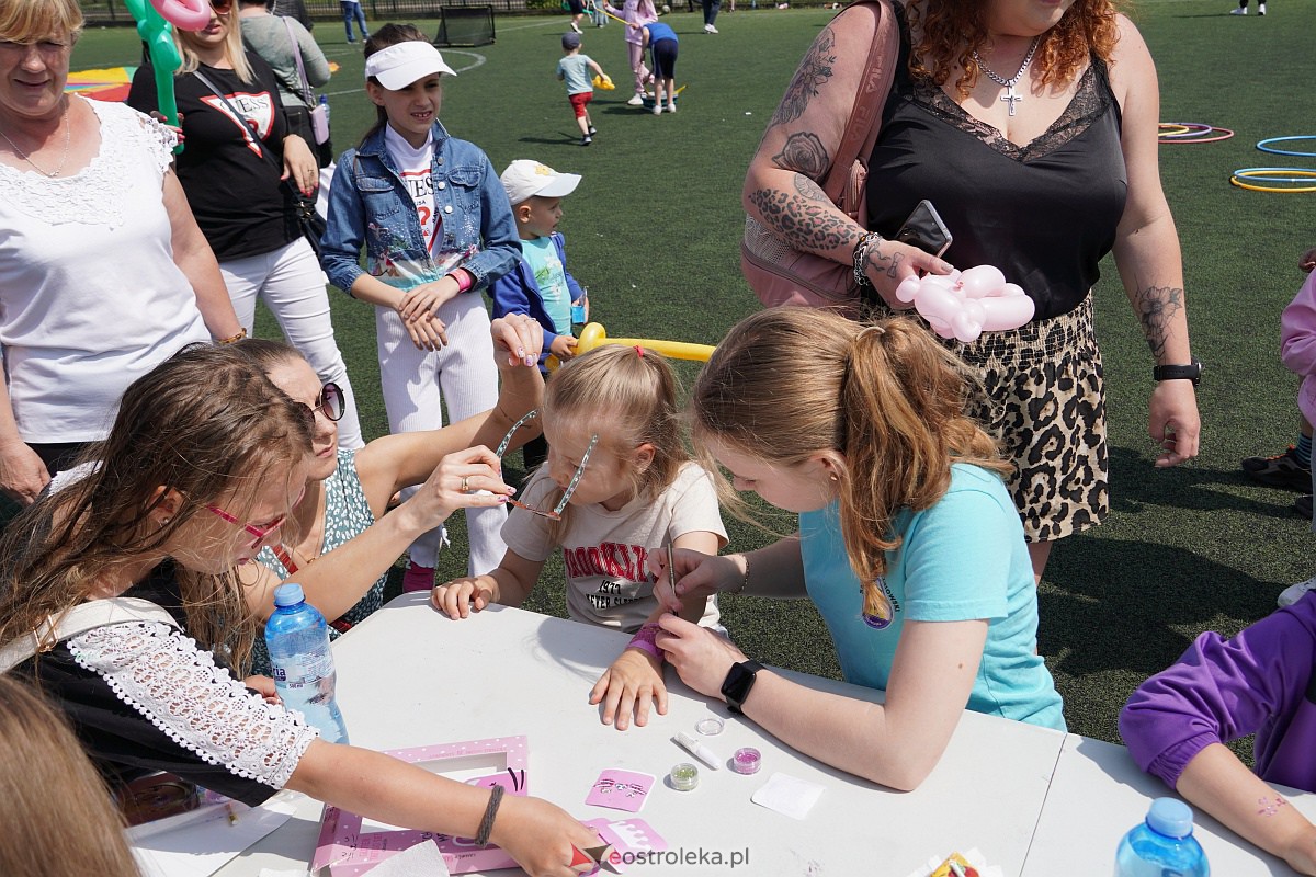 Festyn sportowo-rekreacyjny w Szkole Podstawowej nr 2 w Ostrołęce [28.05.2023] - zdjęcie #48 - eOstroleka.pl
