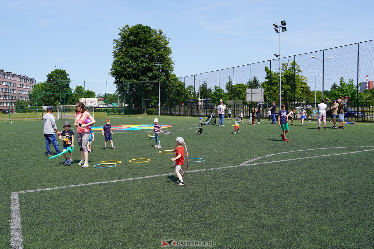 Festyn sportowo-rekreacyjny w Szkole Podstawowej nr 2 w Ostrołęce [28.05.2023] - zdjęcie #38 - eOstroleka.pl