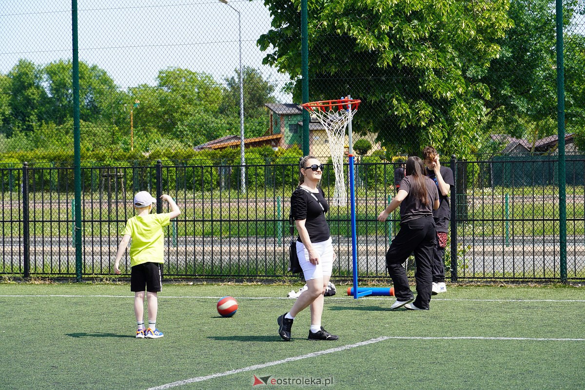 Festyn sportowo-rekreacyjny w Szkole Podstawowej nr 2 w Ostrołęce [28.05.2023] - zdjęcie #69 - eOstroleka.pl