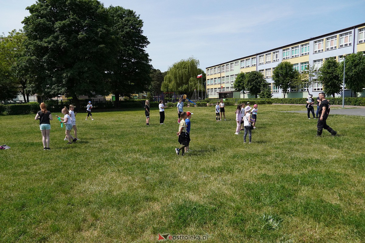 Festyn sportowo-rekreacyjny w Szkole Podstawowej nr 2 w Ostrołęce [28.05.2023] - zdjęcie #77 - eOstroleka.pl