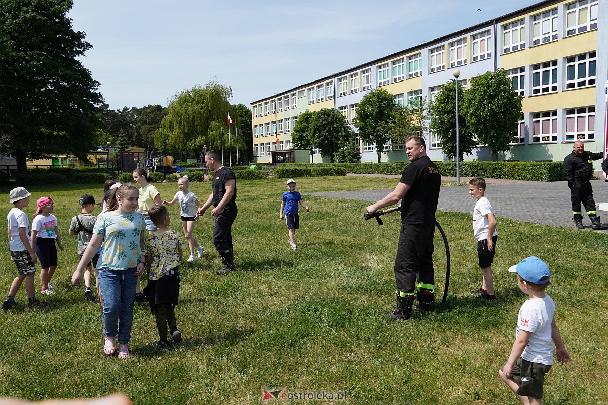 Festyn sportowo-rekreacyjny w Szkole Podstawowej nr 2 w Ostrołęce [28.05.2023] - zdjęcie #27 - eOstroleka.pl