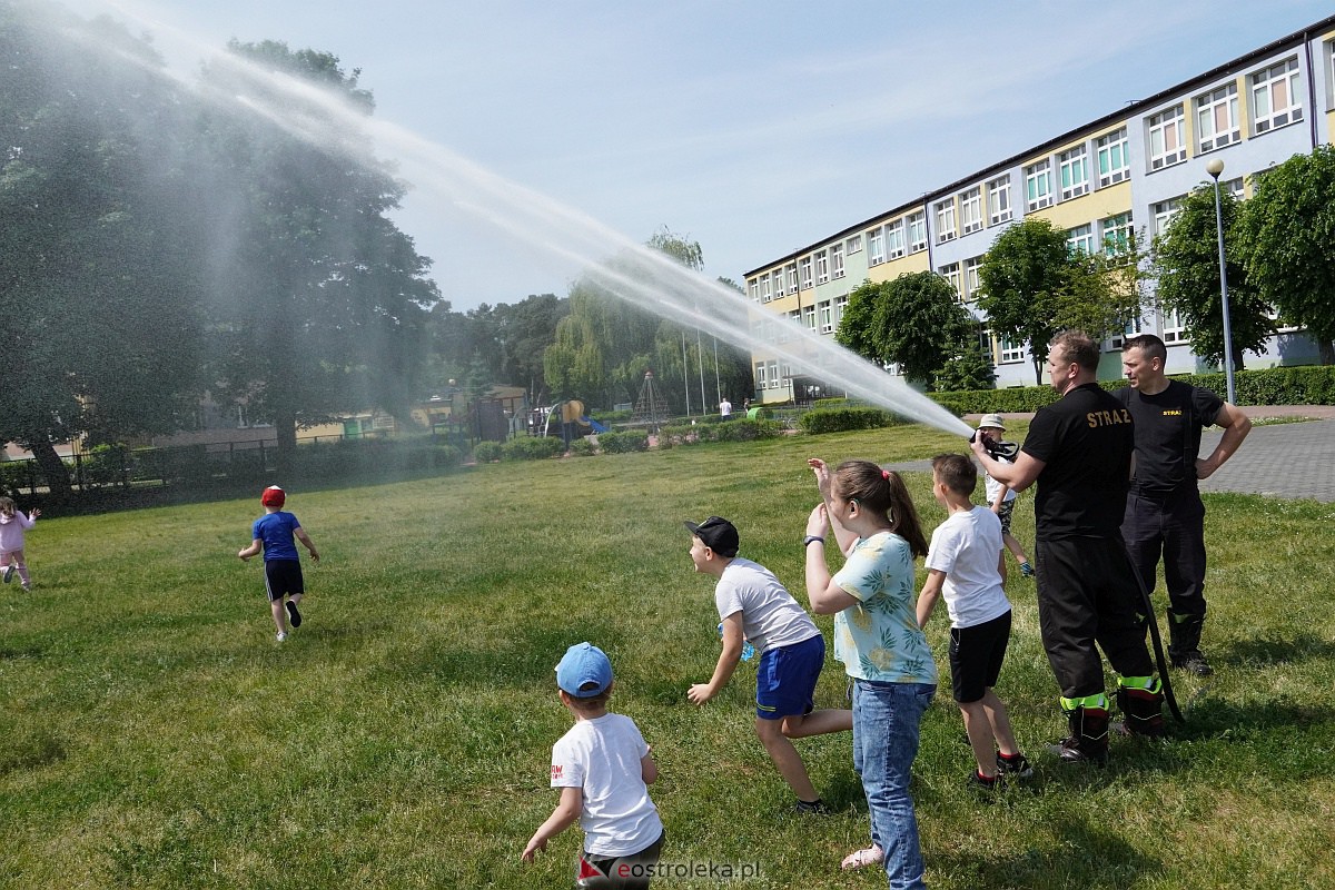 Festyn sportowo-rekreacyjny w Szkole Podstawowej nr 2 w Ostrołęce [28.05.2023] - zdjęcie #25 - eOstroleka.pl