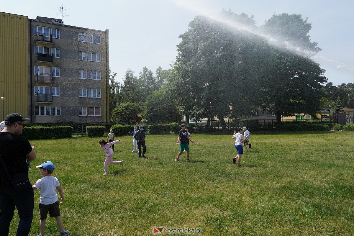 Festyn sportowo-rekreacyjny w Szkole Podstawowej nr 2 w Ostrołęce [28.05.2023] - zdjęcie #18 - eOstroleka.pl