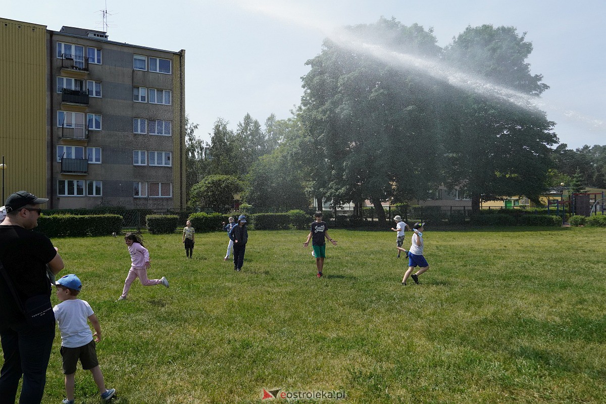 Festyn sportowo-rekreacyjny w Szkole Podstawowej nr 2 w Ostrołęce [28.05.2023] - zdjęcie #17 - eOstroleka.pl