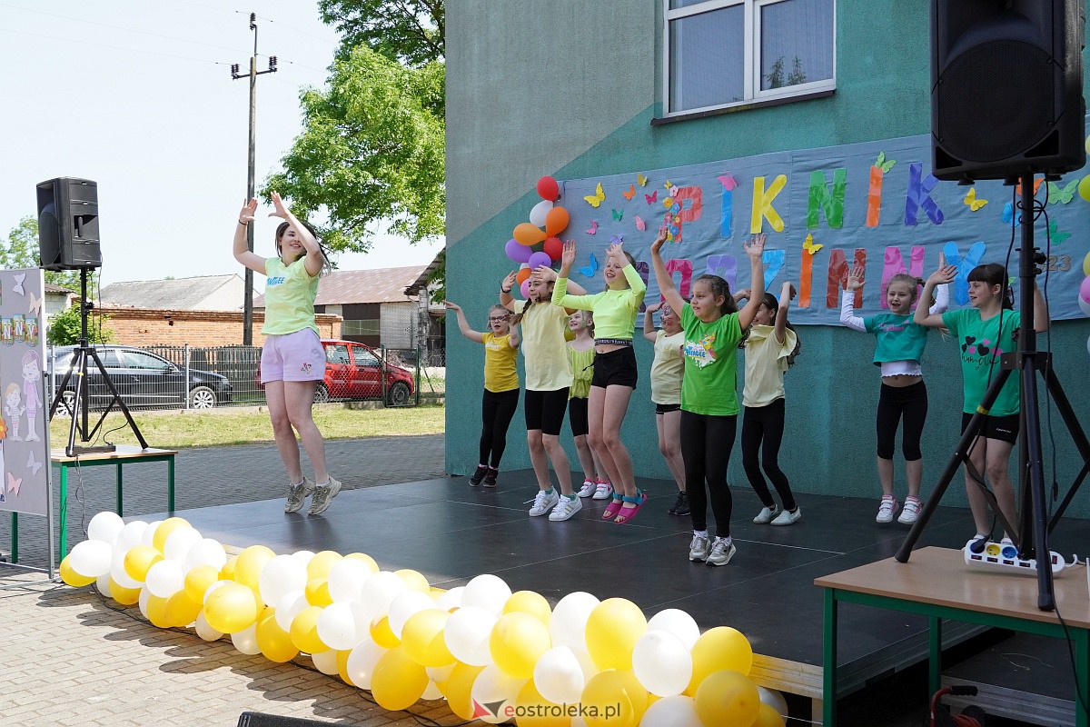 Pikinik rodzinny Zabawa dla sztandaru w Szkole Podstawowej w Ołdakach [28.05.2023] - zdjęcie #32 - eOstroleka.pl