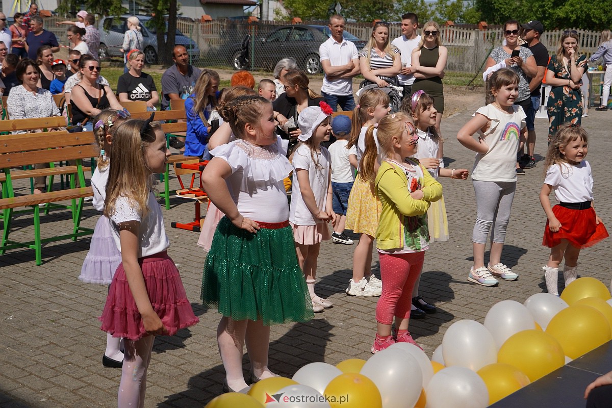 Pikinik rodzinny Zabawa dla sztandaru w Szkole Podstawowej w Ołdakach [28.05.2023] - zdjęcie #10 - eOstroleka.pl