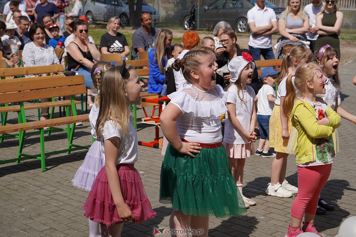 Pikinik rodzinny Zabawa dla sztandaru w Szkole Podstawowej w Ołdakach [28.05.2023] - zdjęcie #9 - eOstroleka.pl