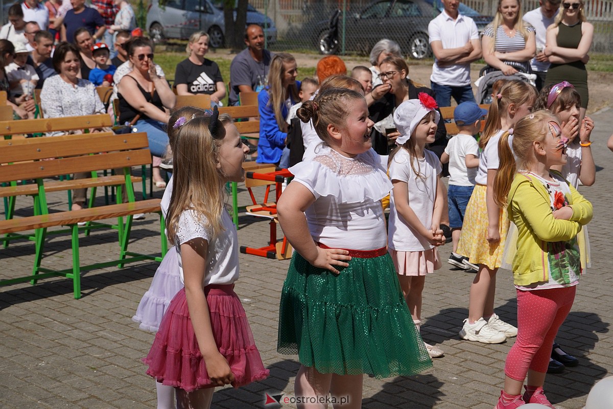Pikinik rodzinny Zabawa dla sztandaru w Szkole Podstawowej w Ołdakach [28.05.2023] - zdjęcie #8 - eOstroleka.pl