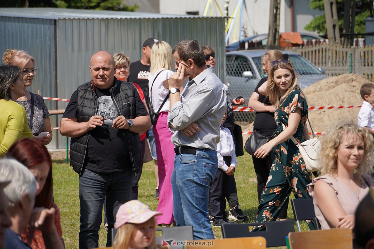 Pikinik rodzinny Zabawa dla sztandaru w Szkole Podstawowej w Ołdakach [28.05.2023] - zdjęcie #2 - eOstroleka.pl