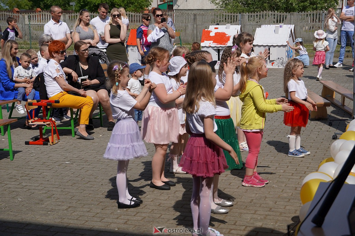 Pikinik rodzinny Zabawa dla sztandaru w Szkole Podstawowej w Ołdakach [28.05.2023] - zdjęcie #1 - eOstroleka.pl