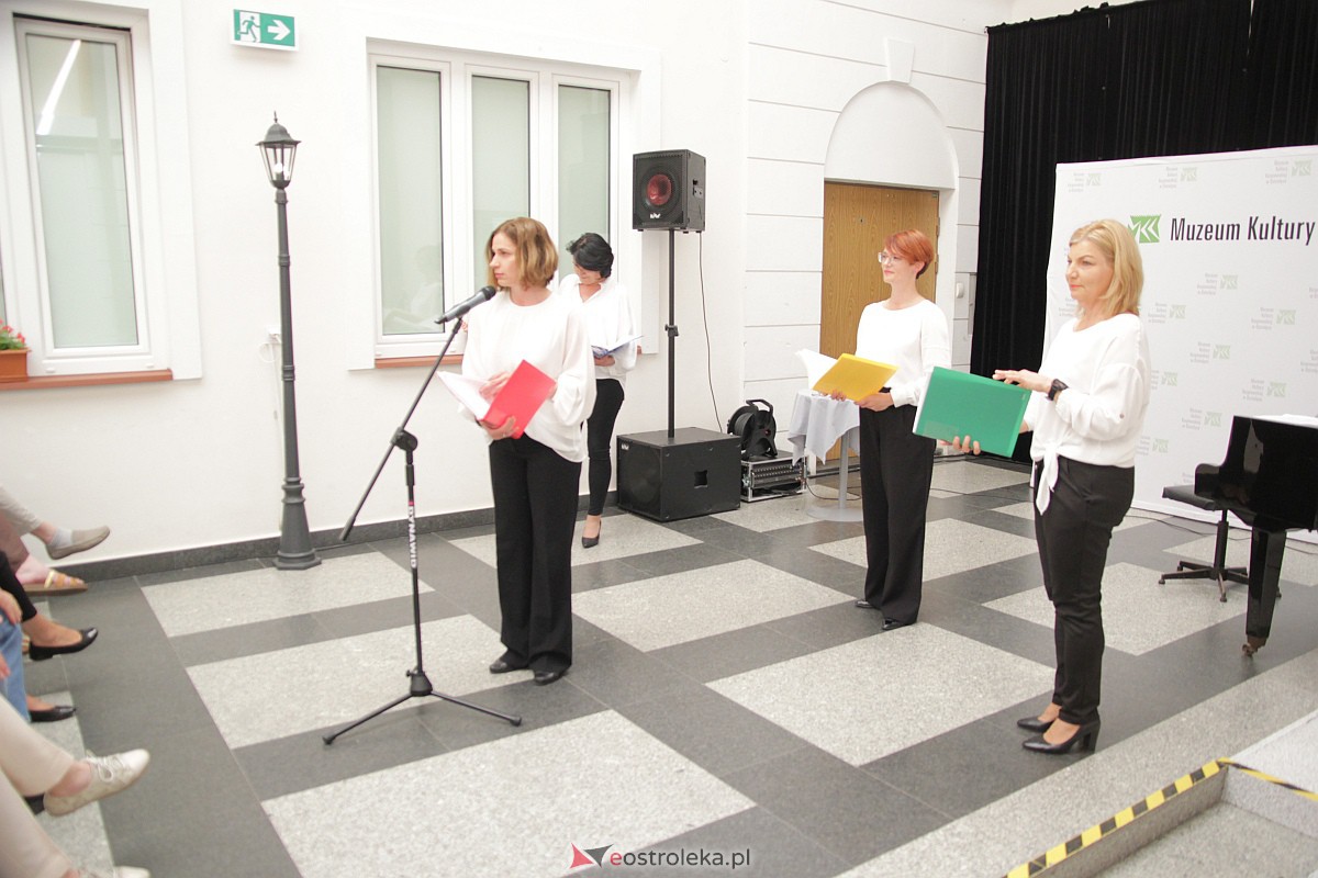 Koncert “Trzy po trzy…” w Muzeum Kultury Kurpiowskiej [28.05.2023] - zdjęcie #17 - eOstroleka.pl