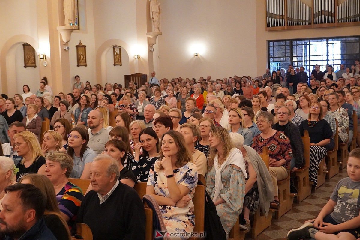 Spotkanie z o. Adamem Szustakiem [29.05.2023] - zdjęcie #16 - eOstroleka.pl