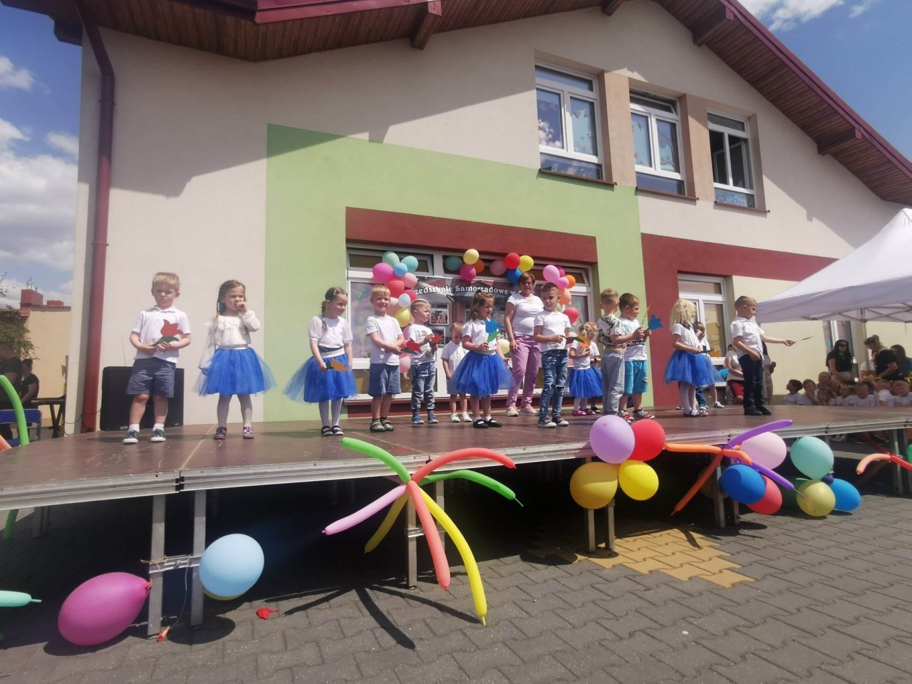 Festyn rodzinny w rzekuńskim przedszkolu - zdjęcie #28 - eOstroleka.pl