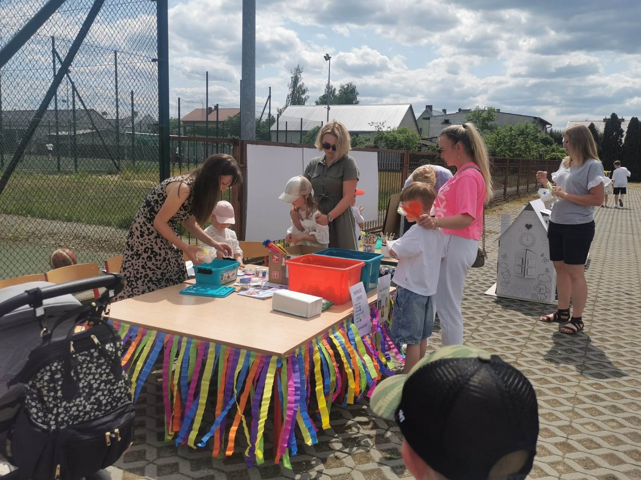 Festyn rodzinny w rzekuńskim przedszkolu - zdjęcie #23 - eOstroleka.pl