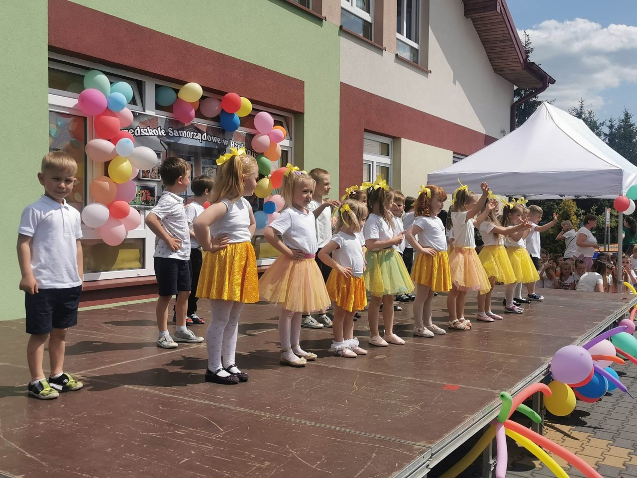 Festyn rodzinny w rzekuńskim przedszkolu - zdjęcie #20 - eOstroleka.pl