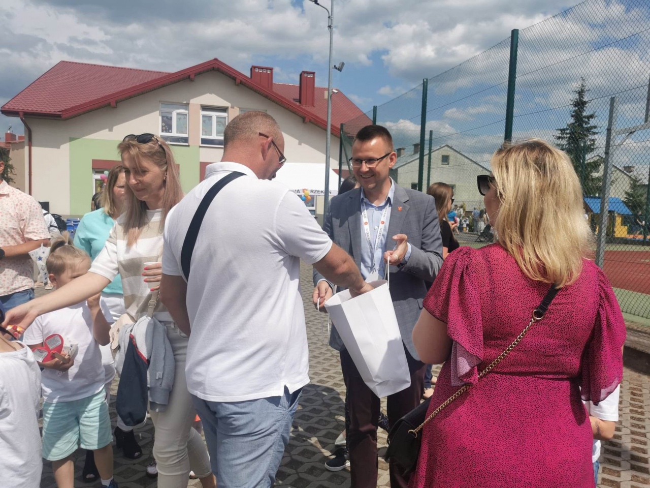 Festyn rodzinny w rzekuńskim przedszkolu - zdjęcie #9 - eOstroleka.pl