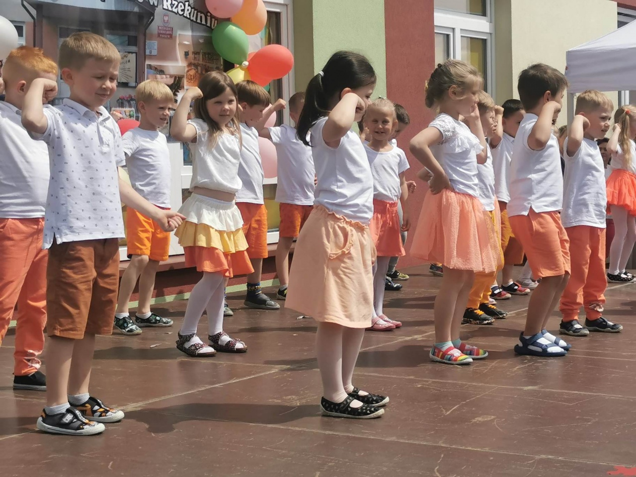 Festyn rodzinny w rzekuńskim przedszkolu - zdjęcie #3 - eOstroleka.pl