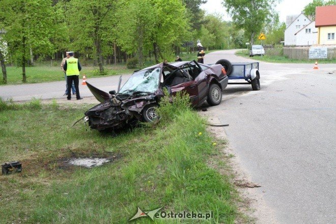 Wypadek w Chudku (09.05.2011) - zdjęcie #9 - eOstroleka.pl