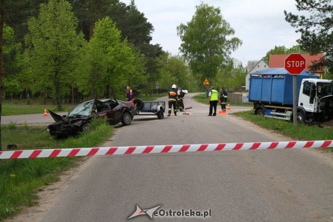 Wypadek w Chudku (09.05.2011) - zdjęcie #17 - eOstroleka.pl
